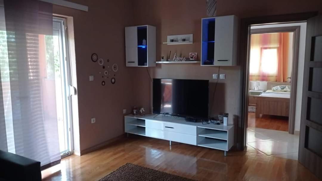 Apartman Dora Sukošan Exterior foto
