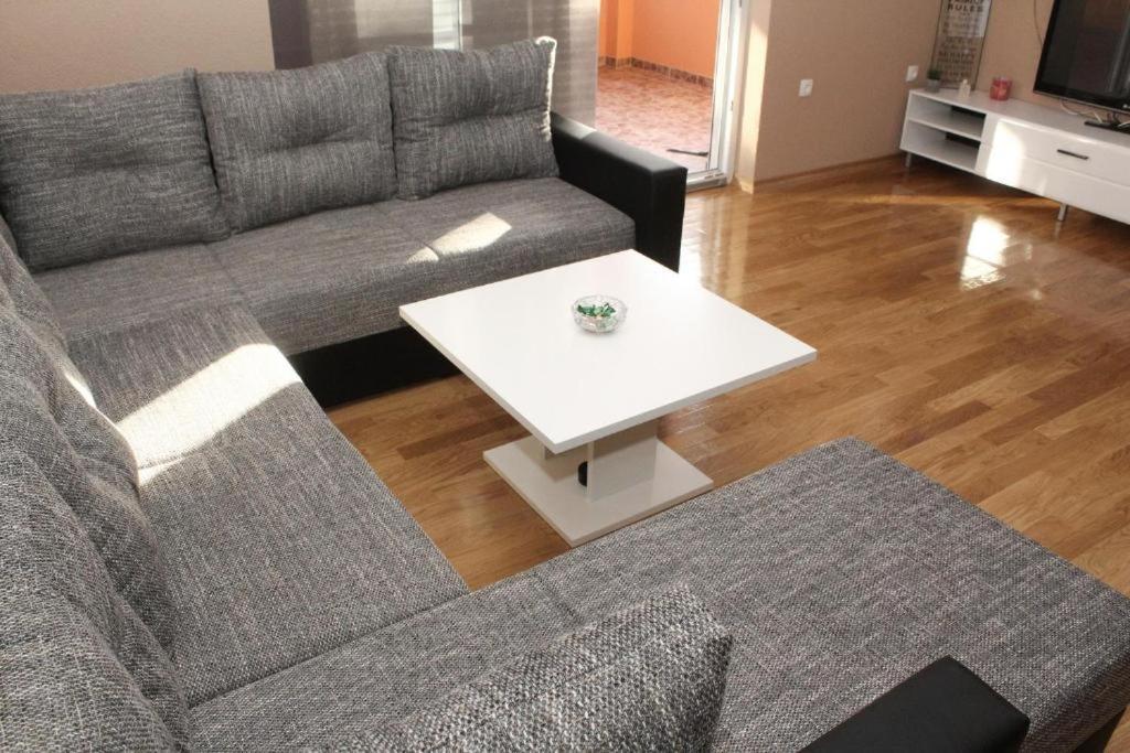 Apartman Dora Sukošan Exterior foto