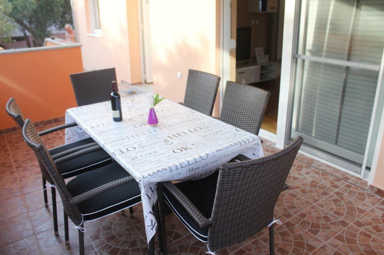 Apartman Dora Sukošan Exterior foto